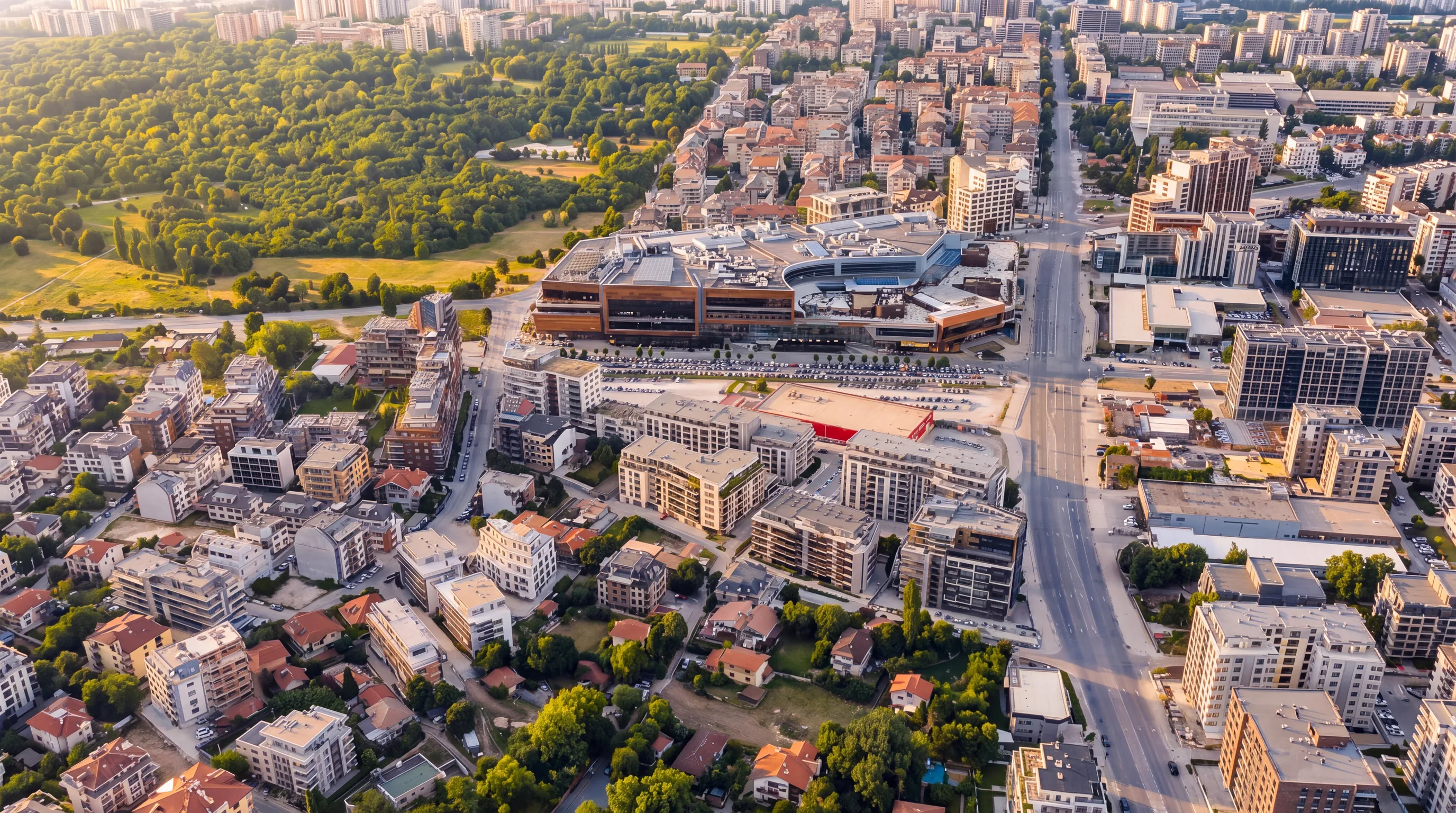 Въздушен изглед към ж.к. Кръстова вада с Paradise Center, Южния парк и бул. Черни връх